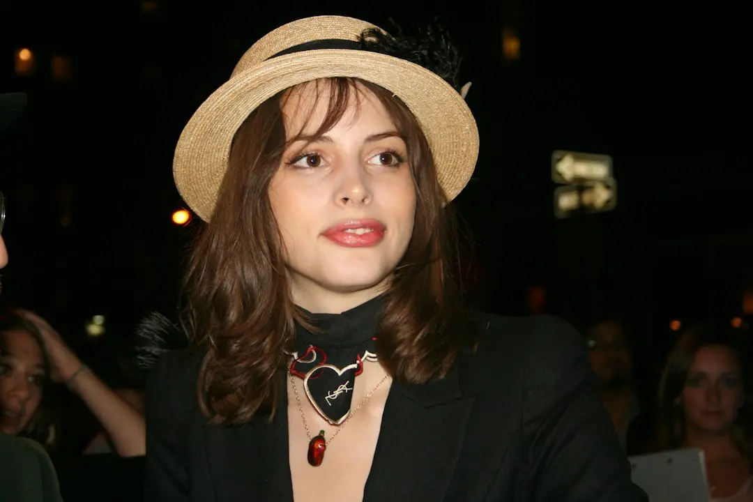 Verity cu Anne Hathaway domină clasamentul Apple TV