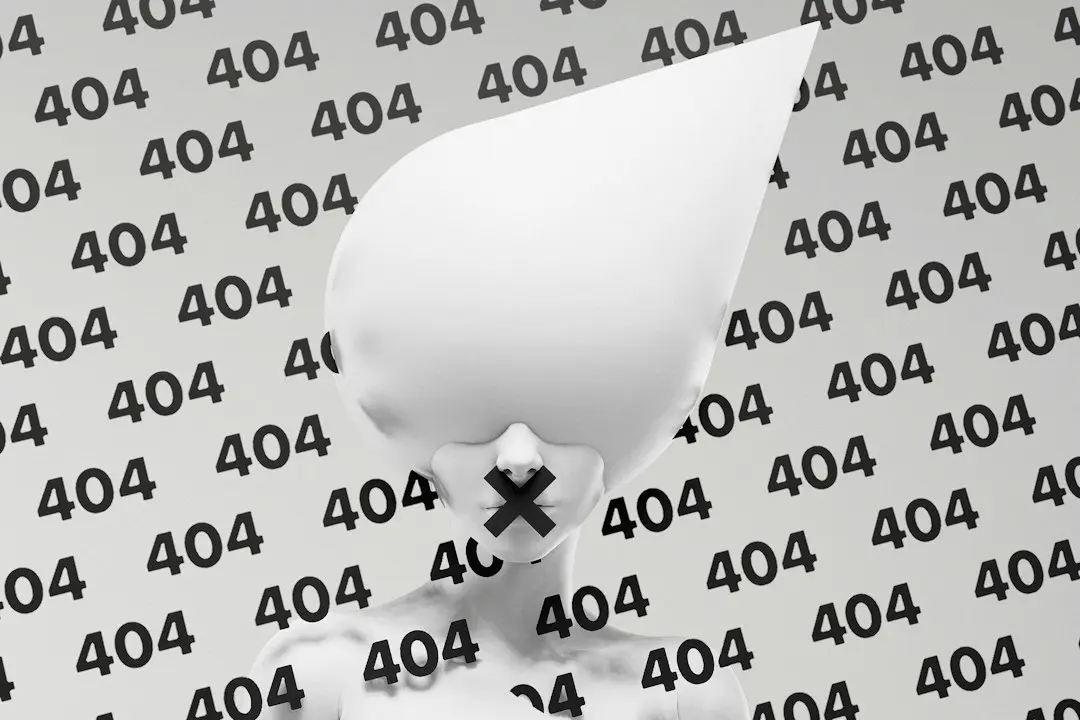 La vânzare online 400 de piese din istoria James Bond-ului