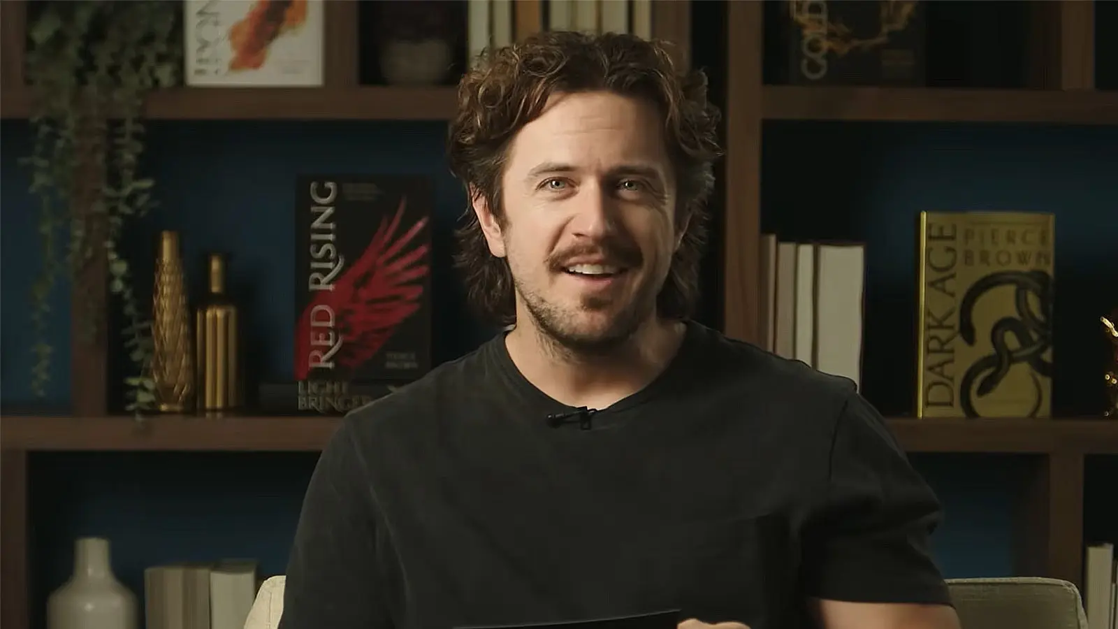 Saga „Red Rising” de Pierce Brown, adaptată pentru marele ecran de Paramount Pictures