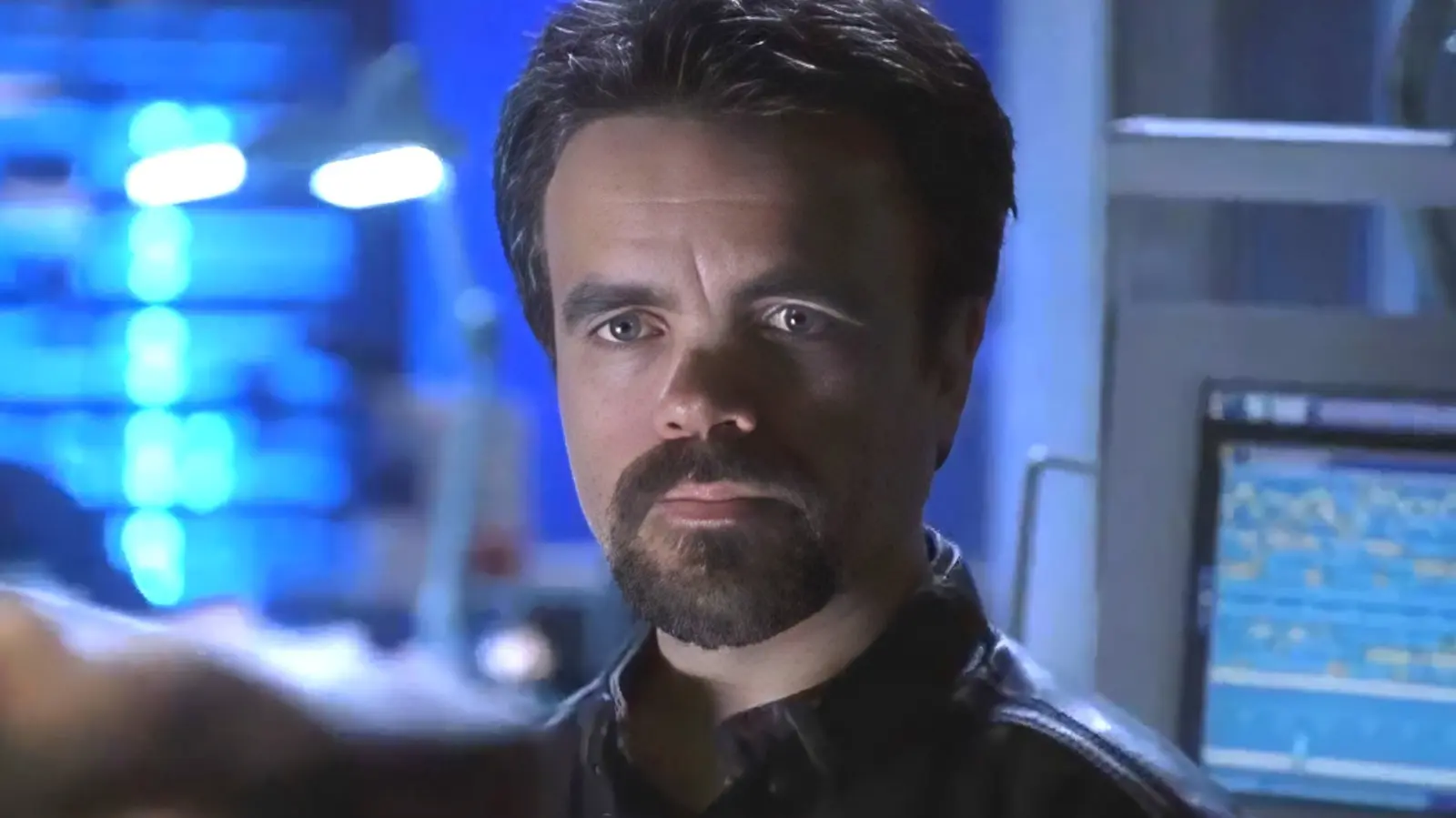 O bijuterie sci-fi uitată cu Peter Dinklage în rolul principal